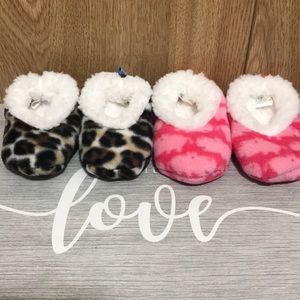 Snoozies baby slipper socks 2 pairs